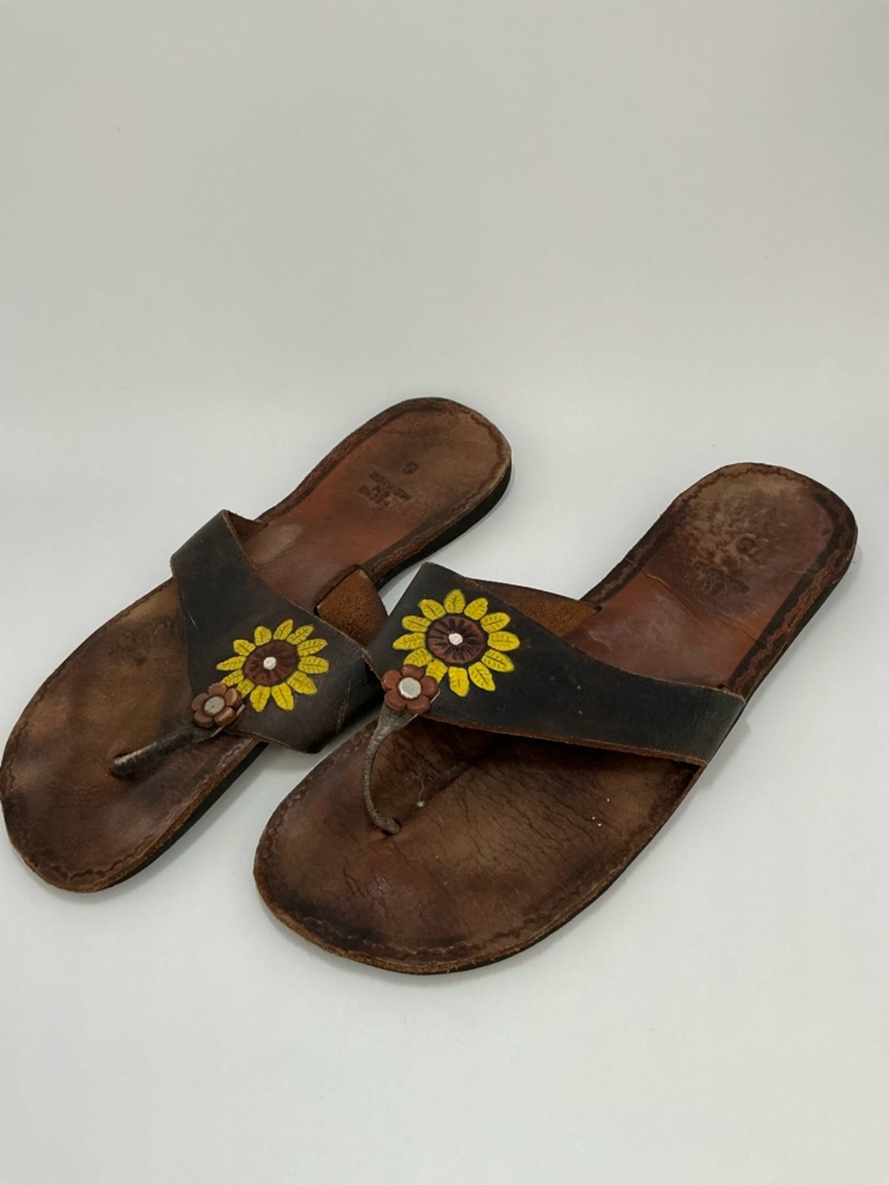 Brown Leather Sunflower Toe-Post Sandals